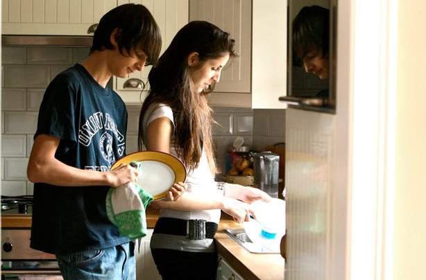teenagers-housework.jpg