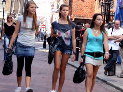 we-polled-110-teenagers-on-which-brands-they-love-and-hate-in-2016.jpg