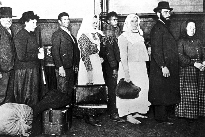 immigrants-ellis.jpg